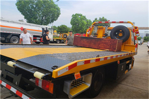 凯里附近拖车电话号码服务